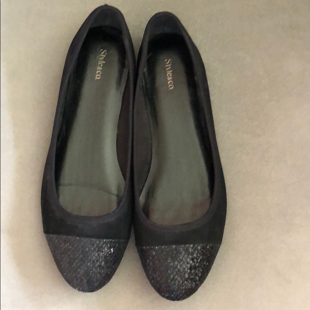 Black Sparkly Round Toe Flats